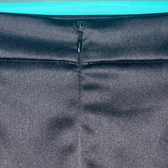 🛑Black Fitted Pencil Skirt🛑 - Picture 5 of 7